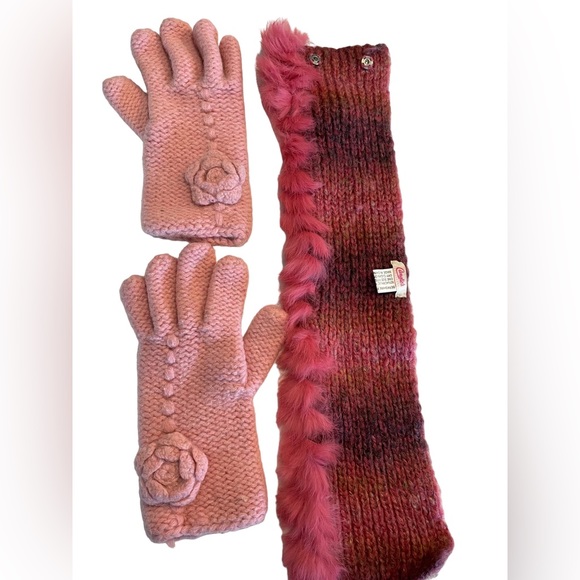 Candies Pink Rosette Head/Neck scarf with Berkshire Fashion Knit Rosette Gloves - Picture 6 of 8